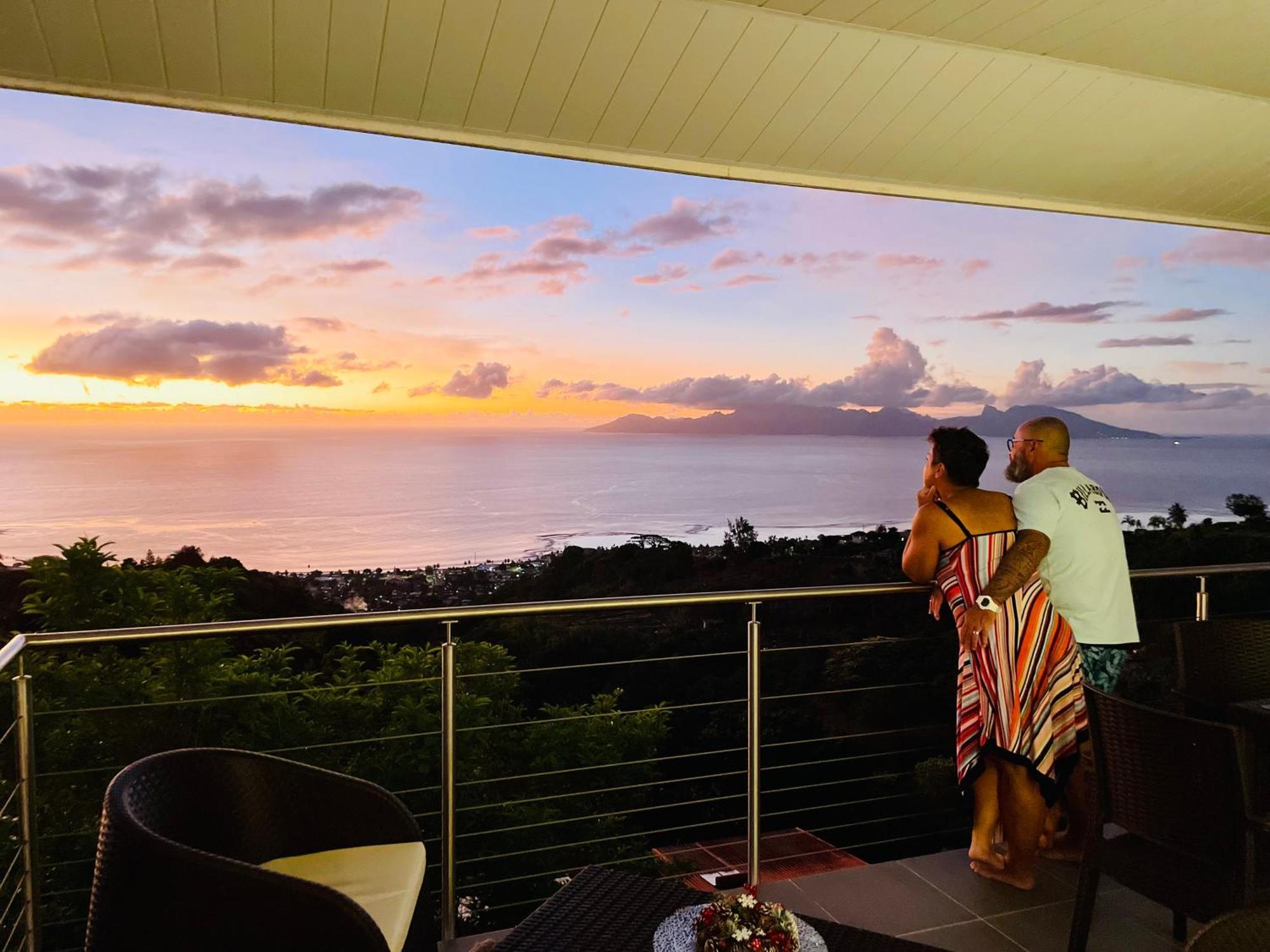 Tahiti Moeatama : Villa Nui Avec Piscine Privee パペーテ エクステリア 写真